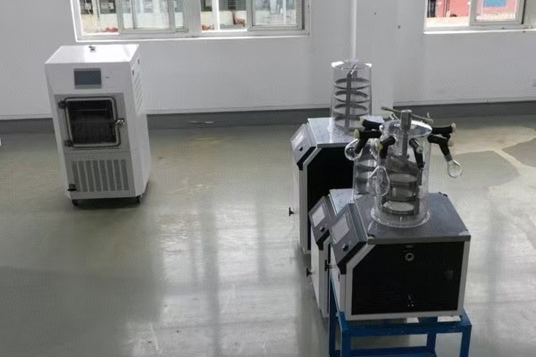 實(shí)驗(yàn)室真空冷凍干燥機(jī)真空度的精準(zhǔn)控制與優(yōu)化策略 圖2