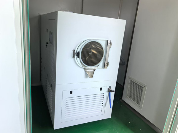 新芝1m2生產(chǎn)型凍干機(jī)(穿墻型)設(shè)備現(xiàn)場(chǎng)實(shí)拍圖2