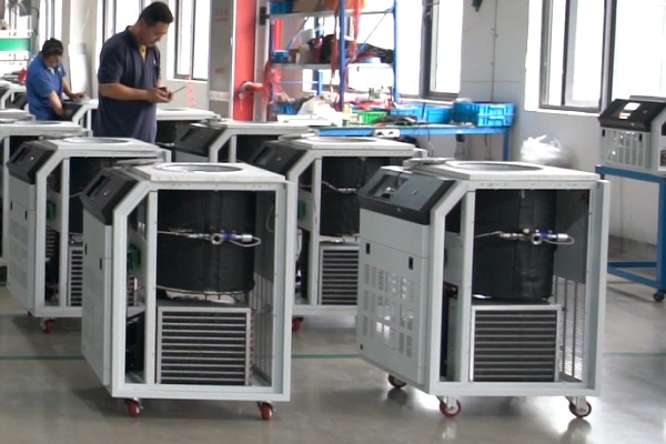 小型真空冷凍干燥機(jī)設(shè)備實(shí)拍圖2